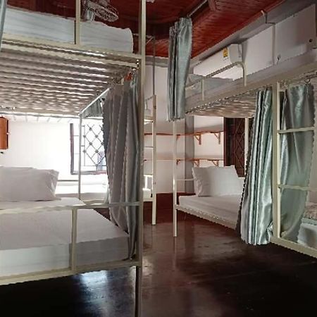 City Backpackers & Travel Luang Prabang Buitenkant foto