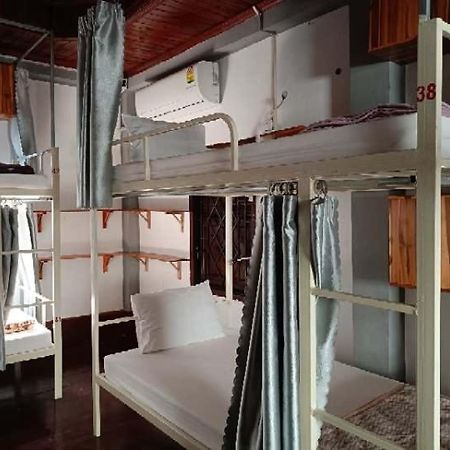 City Backpackers & Travel Luang Prabang Buitenkant foto