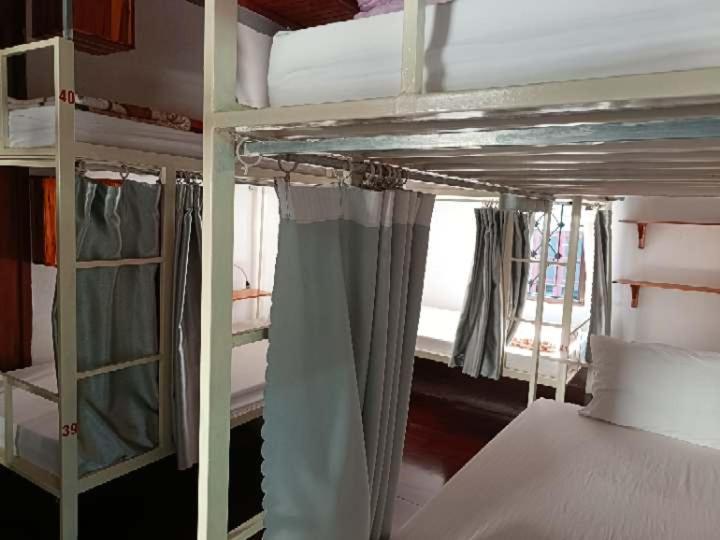 City Backpackers & Travel Luang Prabang Buitenkant foto